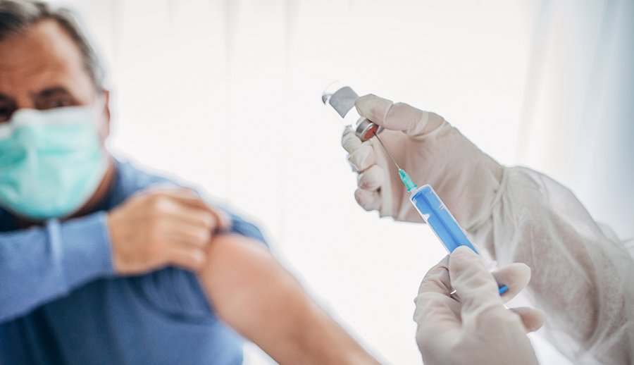 Cepljenje bo poleg prebolelosti edini pogoj za delo