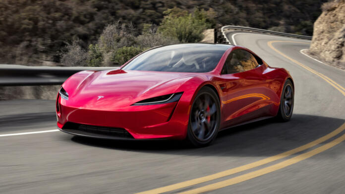 Tesla Roadster bo na ceste zapeljal šest let po predstavitvi