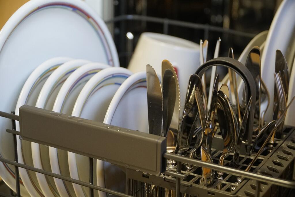 Ste vedeli, da pomivalni stroj ni namenjen le pranju posode in kuhinjskih pripomočkov?