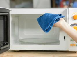 Triki in nasveti za čiščenje mikrovalovne pečice