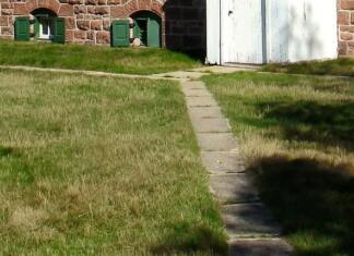 Ne pozabite na popravilo pohodnih površin okoli hiše Talne plošče