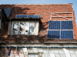 Faulty installation of photovoltaic panels on the old roof