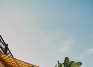 Skrijte se pred poletnim soncem s senčnim jadrom Senčno jadro