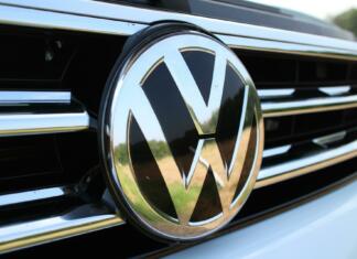 Volkswagen z 20-miljardno investicijo v lastno proizvodnjo e-baterij Volkswagen vlaga v proizvodnjo EV vozil