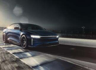 Luksuzni Lucid Air Sapphire je najzmogljivejša električna limuzina na svetu Lucid Air Sapphire Edition je luskuzno električno vozilo, ki prekaša Teslo Model S Plaid