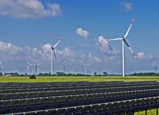 Sončna energija v Grčiji je prvič v zgodovini prehitela vetrno park z vetrnimi in sončnimi elekktrarnami