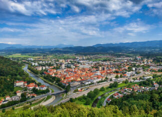 Bliža se Urbani forum, ki v ospredje postavlja mesta Landscape with city of Celje cityscape in Slovenia, Savinja northeastern region.