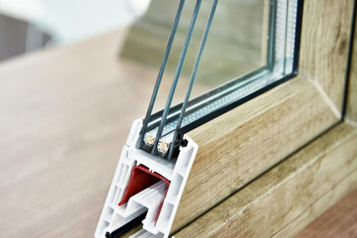 Insulated triple glazing at cross section