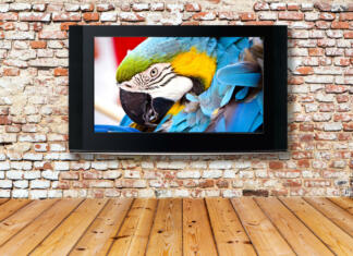 Vodič po nakupu televizorjev (del 3): HDR, kontrast in hitrost osveževanja interior with a television set on an old wall