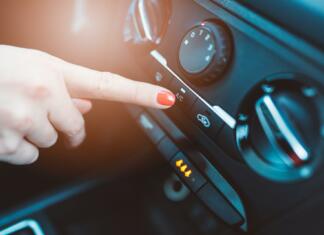 S tem trikom lahko prihranite do 30 odstotkov goriva, če le uporabite gumb, ki ga imajo vsi avtomobili Vžig klime v avtu.