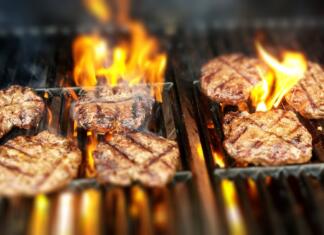 Domače pleskavice za prvi maj: sočnejše in mehkejše od kupljenih burgers, fire, grill