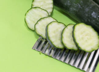 Vaše kumare ne bodo več grenke! Morda se vam bo postopek zdel nenavaden, vendar bo deloval kot čarovnija Narezane kumare.