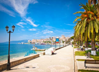 Albanija je hit poletja, poglejte, kakšne apartmaje tam najdete že za 33 evrov na noč! Promenada v Sarandi, Albanija.