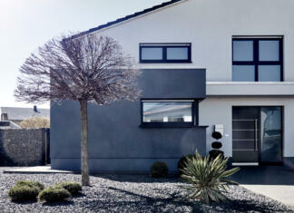 6 nasvetov za učinkovito čiščenje fasade brez poškodb čista fasada na samostojni hiši, moderna hiša