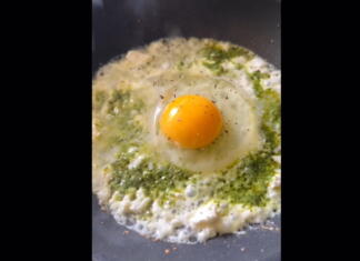 Recept za jajčka na oko, ki si ga je ogledalo več kot 13 milijonov ljudi … Jajca na oko.