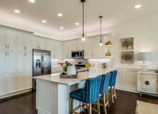 To so gospodinjski aparati, ki porabijo noro veliko energije, tudi ko ne delujejo: izklopite jih, ko niso v uporabi Dodatki v novi kuhinji vključujejo spustno pipo in visečo razsvetljavo