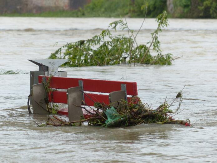 poplava 2023 - seznam izvajalcev ki nudijo brezplačne storitve za obnovo po poplavah