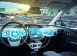 Avtomobilska industrija lahko z vašimi podatki počne kar želi… Empty cockpit of autonomous car, HUD(Head Up Display) and digital speedometer. self-driving vehicle.