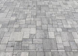 Polaganje tlakovcev vs. Asfaltiranje dvorišča: Cene, prednosti in slabosti? polaganje tlakovcev