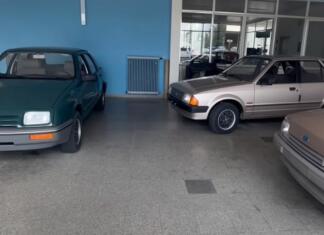 Še naprej čakajo na kupce! Povsem novi fordi že 37 let stojijo v zapuščenem salonu ford v garaži