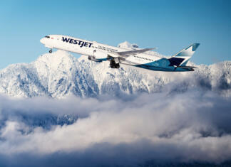Letalo rekordne velikosti pristalo na Antarktiki WestJet Boeing 787 taking off from Vancouver International Airport.
Date: Dec 30, 2021