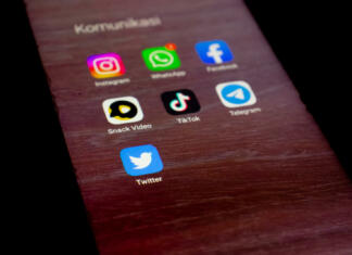 Kako resna grožnja Zahodu je TikTok West Kutai, East Kalimantan, Indonesia - 23 October 2022 - social media application on mobile