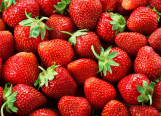 Le tako so videti domače jagode: Obstaja ena stvar, po kateri se razlikuje od uvoženih Strawberry background. Strawberries.