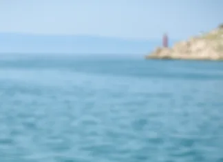 Turisti pozor, to je odslej brezplačno na Hrvaškem Boat with life ring