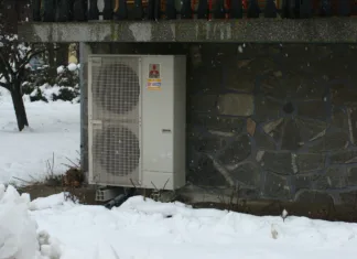 NOVA toplotna črpalka zrak-voda Mitsubishi Electric Delovanje med sneženjem