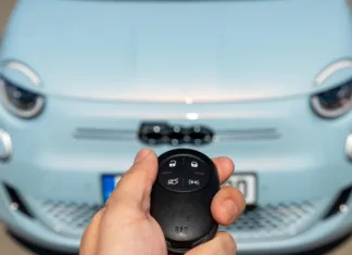 Kriza v Fiatu, ustavljena proizvodnja električne linije Fiat 500e ustavil proizvodnjo