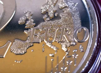 Imate v žepu kovanec za 2 evra? Za enega posebnega lahko dobite več kot 2500 evrov 2 euro