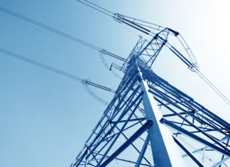 Nova nepovratna sredstva! Skupna višina znaša 15,36 milijonov evrov high voltage post.High-voltage tower sky background.