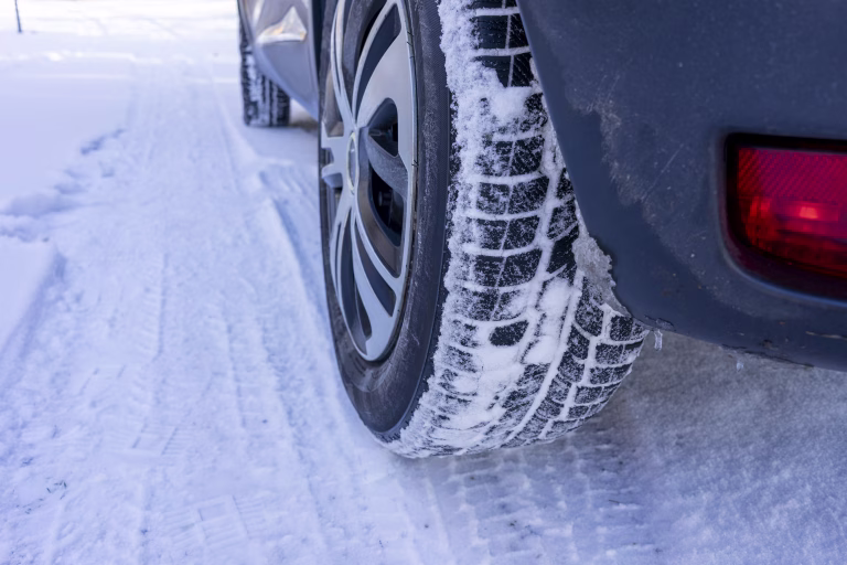 Attention winter tires in winter when there is snow symbol image