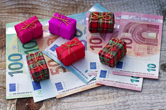 How much Euro is spent on Christmas presents? Christmas gifts cost money