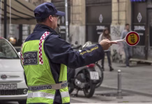Vozniki, bodite previdni na Hrvaškem, možne so tudi kazni: poglejte, kaj se vse spreminja od sobote … Zagreb, Croatia, November 05th 2018: Traffic Police Officer regulates the traffic in Ilica Street at morning rush hour.