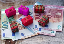 Bo obvezna božičnica padla še pred 18. decembrom? To zahtevejo delodajalci … How much Euro is spent on Christmas presents? Christmas gifts cost money