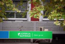 Novoletna loterija sprožila popolno norijo v Sloveniji: najbolj iskano srečko preprodajajo tudi za 10.000 evrov. Poglejte, kakšna je glavna nagrada … Picture of a sign with the logo of Loterija Slovenije on their local office for Maribor, Slovenia. Loterija Slovenije is the of the state owned national lottery of Slovenia.