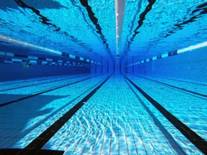Cene kopališč v Ljubljani 2026: Kje se najbolj splača kopati in komu se izplača sezonska vstopnica?