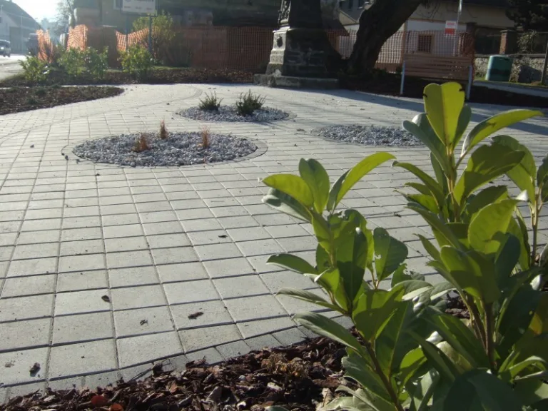 tlakovec
