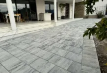 Vse več projektov se odloči za betonske plošče: Zakaj postajajo prva izbira pri urejanju okolice? Betonska plošča