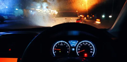Drivning on a rainy night