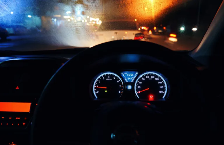 Drivning on a rainy night
