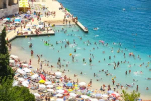 Apartma že za 50 evrov na noč, kava za evro, kosilo pa za 5: to je verjetno najcenejša destinacija na Jadranu