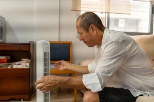 Španci ne prižigajo klimatske naprave, vsak dan ob 11. uri naredijo to: »Deluje odlično, kot hladilnik«