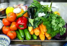 Avgust je zlati mesec za vrt: posadite teh 7 vrtnin in uživajte v sveži zelenjavi vso jesen Fresh vegetables on the table