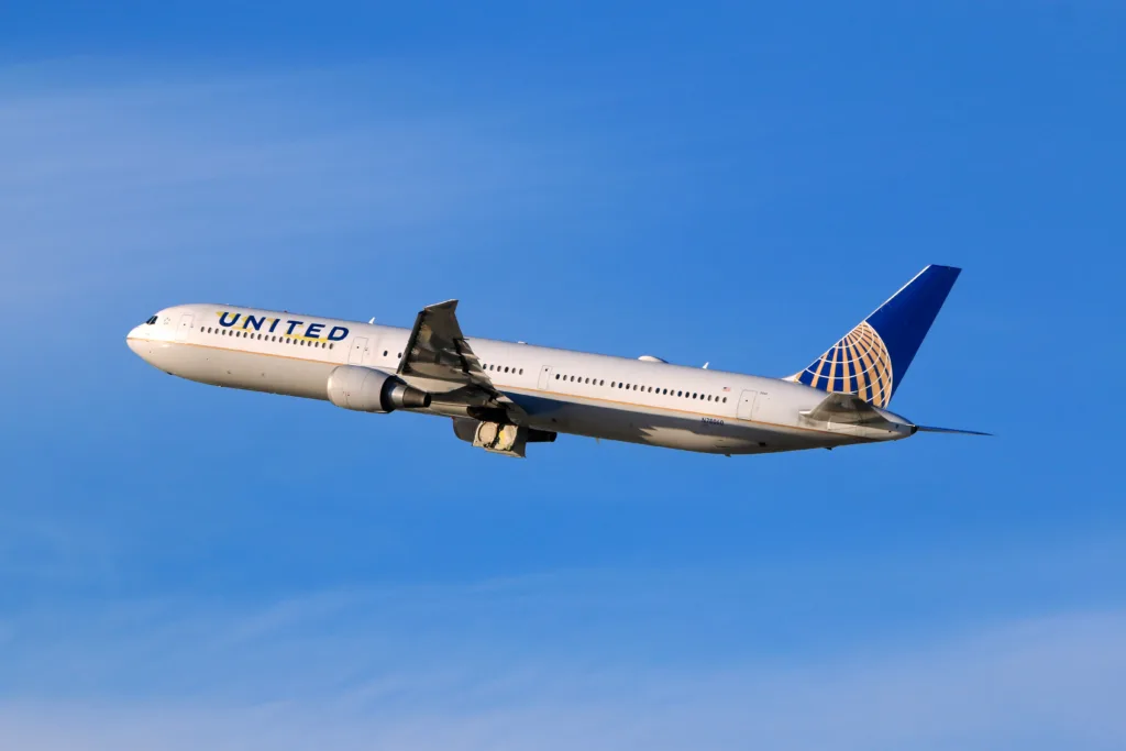 Los Angeles, CA, USA - Jan 02, 2016: United Airlines Boeing 767-400ER taking off at Los Angeles International Airport.