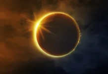 Ste gledali sončni mrk? To so znaki, da morate nujno poiskati zdravniško pomoč solar eclipse in the dark cloudy sky