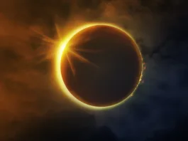 Ste gledali sončni mrk? To so znaki, da morate nujno poiskati zdravniško pomoč solar eclipse in the dark cloudy sky