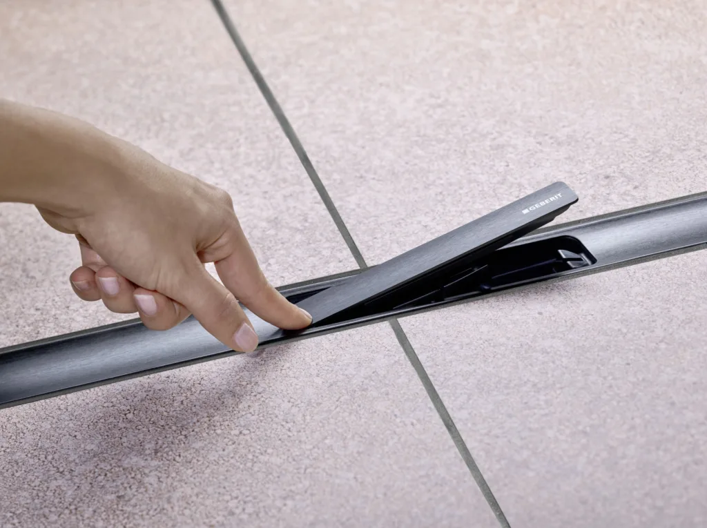Geberit_CleanLine30_Black_Ben_Huggler