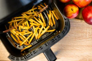 Pečica, air fryer ali mikrovalovka? Eden porabi presenetljivo malo elektrike